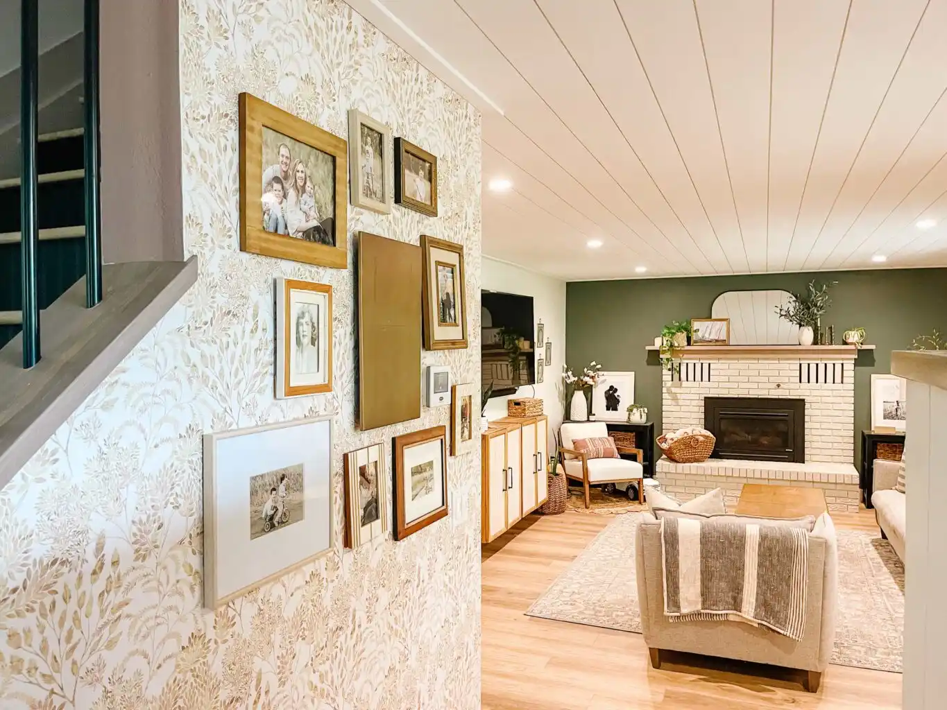 Historic home wallpaper restoration and preservation in Sherman Oaks, Los Angeles